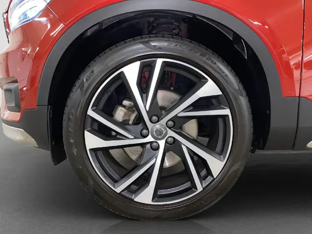 VOLVO XC40 2.0 B4 MH R-Design AWD