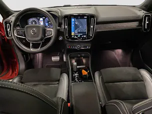 VOLVO XC40 2.0 B4 MH R-Design AWD