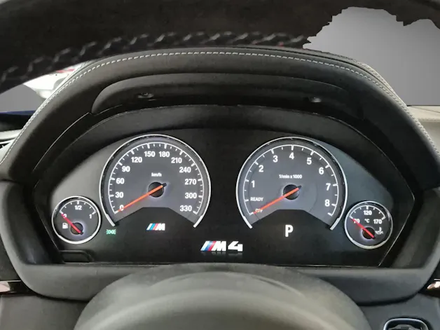 BMW M4 CS