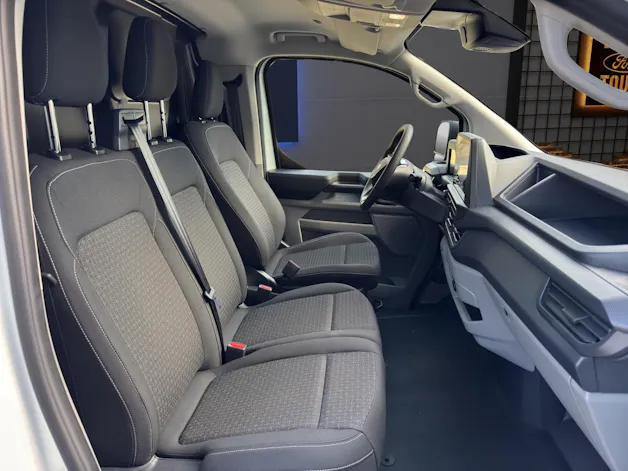 FORD Transit Custom Van 320 L1 2.5 Duratec 233PS Trend PHEV
