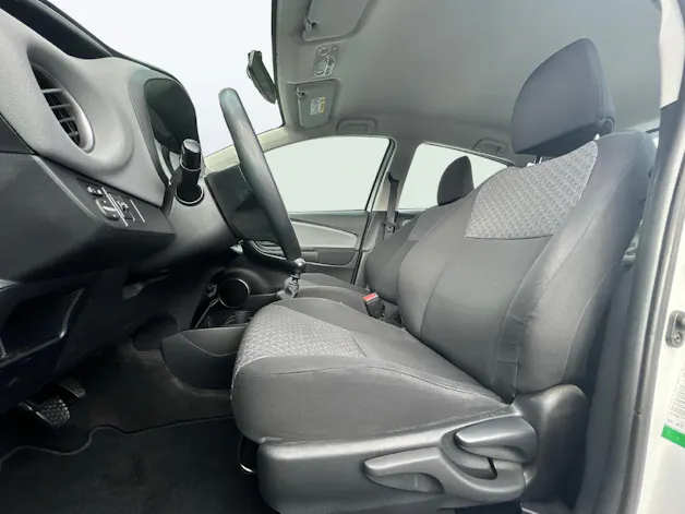 Toyota Yaris 1.33 VVT-i Sol Premium