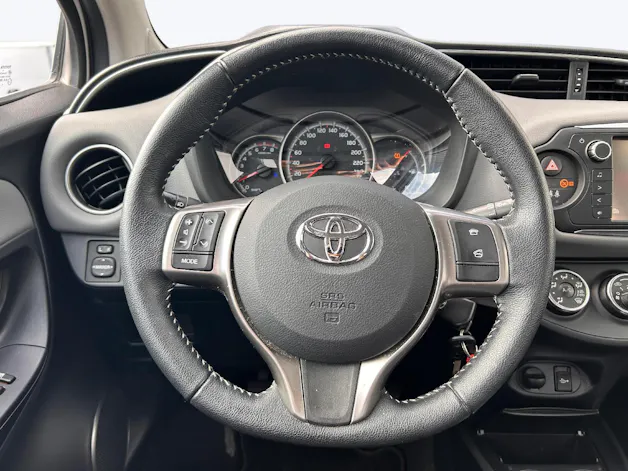 Toyota Yaris 1.33 VVT-i Sol Premium