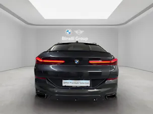 BMW X6 M50i
