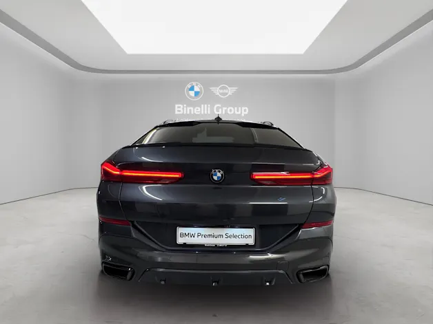 BMW X6 M50i