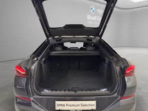 BMW X6 M50i