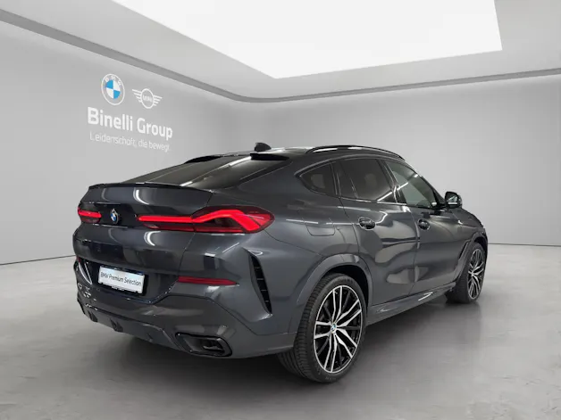 BMW X6 M50i