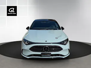 MERCEDES-BENZ CLA 200 4 M