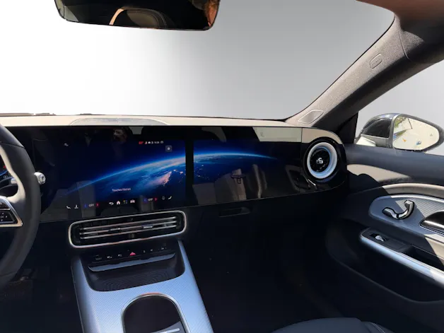 MERCEDES-BENZ CLA 200 4 M