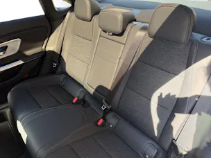 MERCEDES-BENZ CLA 200 4 M