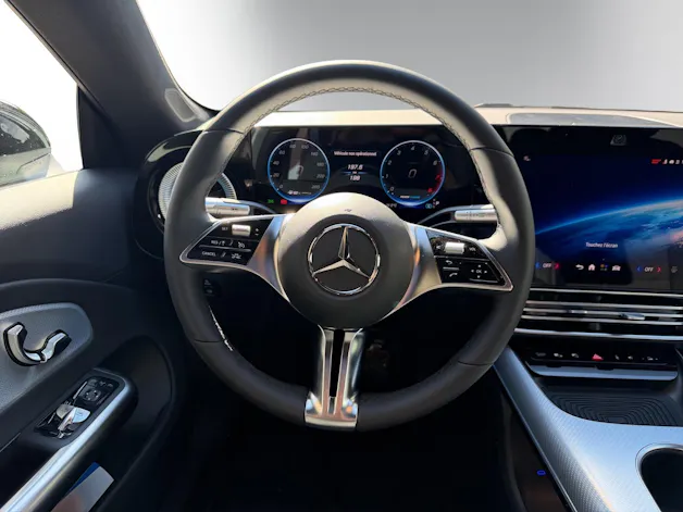 MERCEDES-BENZ CLA 200 4 M