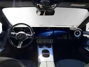MERCEDES-BENZ CLA 200 4 M