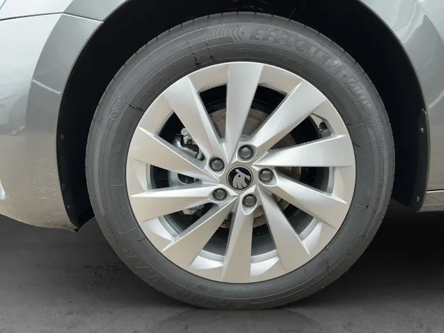 SKODA Octavia Combi 1.5 TSI mHEV DSG Sport Line