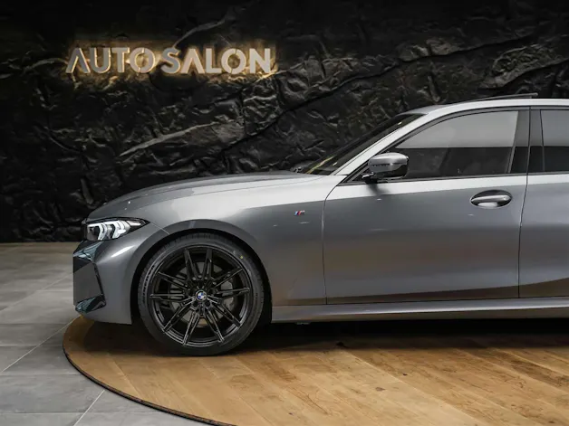 BMW 330d xDrive Steptronic M Sport Pro *Facelift*Werksgarantie*Panorama*Head-Up*AHK*