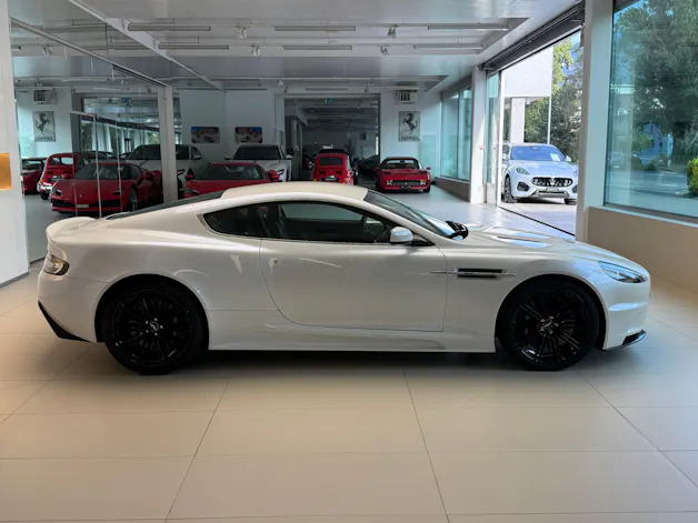 ASTON MARTIN DBS Coupé