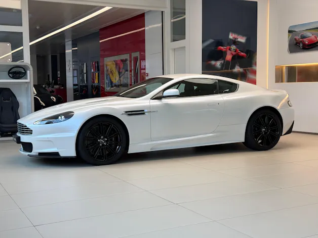 ASTON MARTIN DBS Coupé
