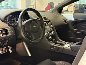 ASTON MARTIN DBS Coupé