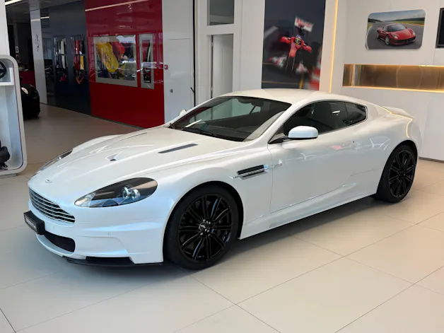 ASTON MARTIN DBS Coupé