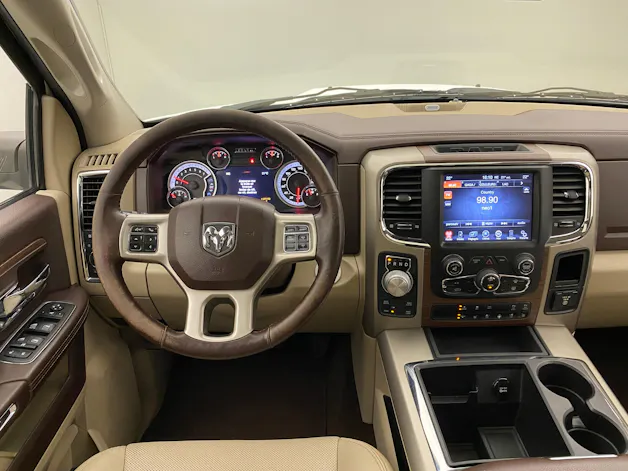 DODGE RAM 1500 5.7 Crew Cab Laramie