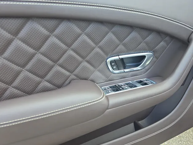 BENTLEY Continental GTC 4.0 V8- im neuwertigen Zustand!