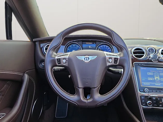 BENTLEY Continental GTC 4.0 V8- im neuwertigen Zustand!