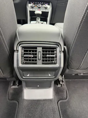 SKODA Karoq 2.0 TSI 190PS Black Magic Perl SportLine 4x4 DSG / RF-Kamera / Panoramadach / Virtuelles Cockpit / AHK-Schwenkbar /