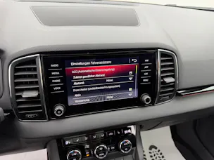 SKODA Karoq 2.0 TSI 190PS Black Magic Perl SportLine 4x4 DSG / RF-Kamera / Panoramadach / Virtuelles Cockpit / AHK-Schwenkbar /