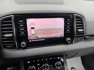 SKODA Karoq 2.0 TSI 190PS Black Magic Perl SportLine 4x4 DSG / RF-Kamera / Panoramadach / Virtuelles Cockpit / AHK-Schwenkbar /