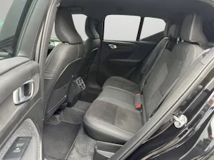 VOLVO XC40 2.0 B3 MH Plus Dark