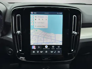 VOLVO XC40 2.0 B3 MH Plus Dark