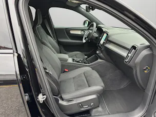 VOLVO XC40 2.0 B3 MH Plus Dark