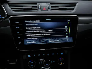 SKODA Superb Limousine 2.0 TSI SportLine 4x4 DSG *Standheizung*CANTON Soundsystem*Lenkradheizung*