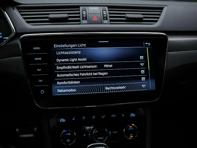 SKODA Superb Limousine 2.0 TSI SportLine 4x4 DSG *Standheizung*CANTON Soundsystem*Lenkradheizung*
