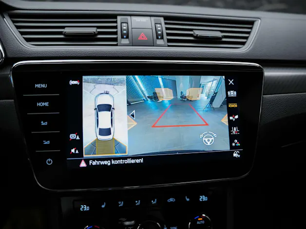 SKODA Superb Limousine 2.0 TSI SportLine 4x4 DSG *Standheizung*CANTON Soundsystem*Lenkradheizung*