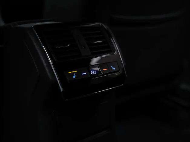 SKODA Superb Limousine 2.0 TSI SportLine 4x4 DSG *Standheizung*CANTON Soundsystem*Lenkradheizung*