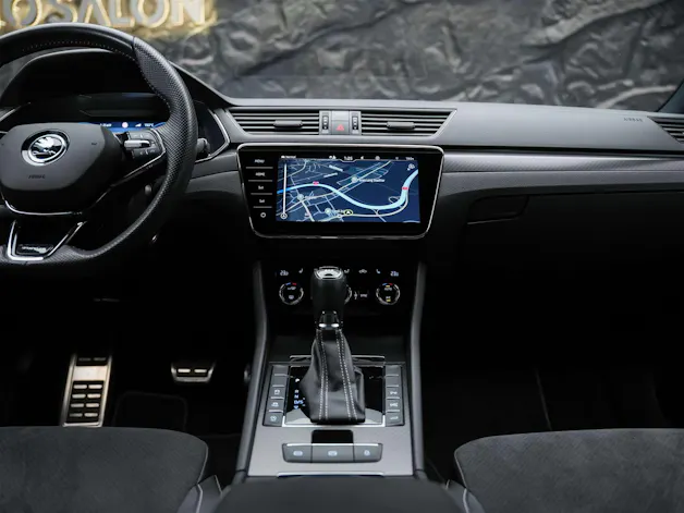 SKODA Superb Limousine 2.0 TSI SportLine 4x4 DSG *Standheizung*CANTON Soundsystem*Lenkradheizung*