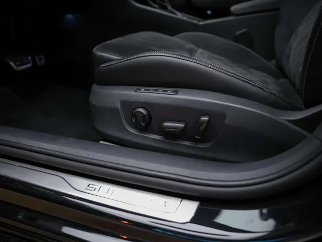 SKODA Superb Limousine 2.0 TSI SportLine 4x4 DSG *Standheizung*CANTON Soundsystem*Lenkradheizung*