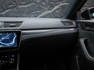SKODA Superb Limousine 2.0 TSI SportLine 4x4 DSG *Standheizung*CANTON Soundsystem*Lenkradheizung*