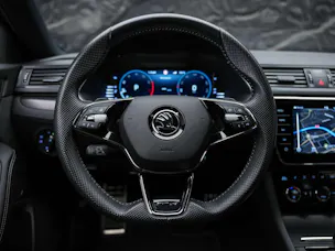 SKODA Superb Limousine 2.0 TSI SportLine 4x4 DSG *Standheizung*CANTON Soundsystem*Lenkradheizung*