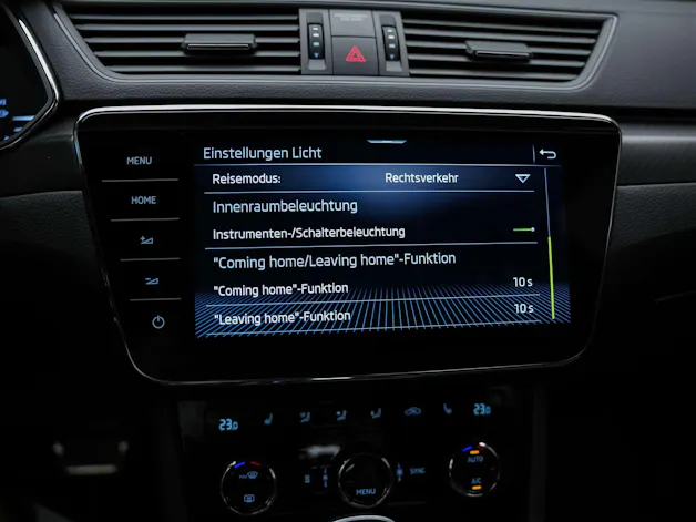 SKODA Superb Limousine 2.0 TSI SportLine 4x4 DSG *Standheizung*CANTON Soundsystem*Lenkradheizung*