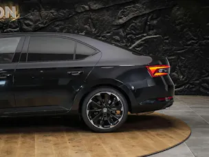 SKODA Superb Limousine 2.0 TSI SportLine 4x4 DSG *Standheizung*CANTON Soundsystem*Lenkradheizung*