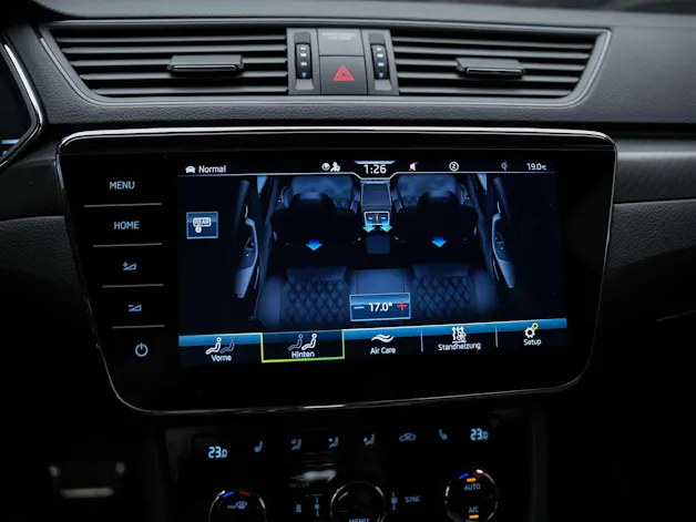 SKODA Superb Limousine 2.0 TSI SportLine 4x4 DSG *Standheizung*CANTON Soundsystem*Lenkradheizung*