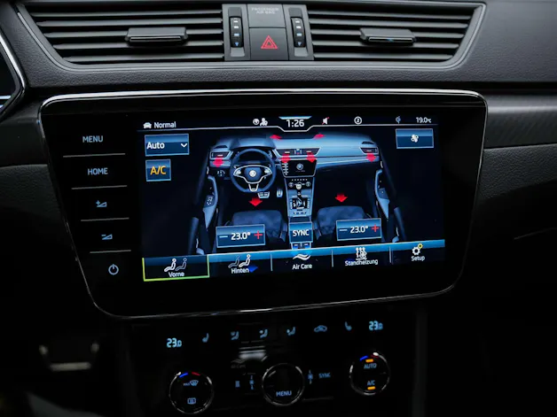 SKODA Superb Limousine 2.0 TSI SportLine 4x4 DSG *Standheizung*CANTON Soundsystem*Lenkradheizung*