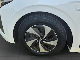 HYUNDAI Ioniq 1.6 GDi HEV Launch Plus