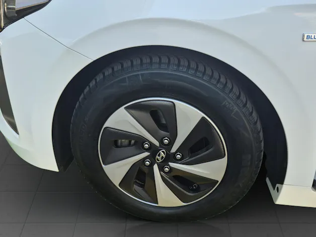 HYUNDAI Ioniq 1.6 GDi HEV Launch Plus