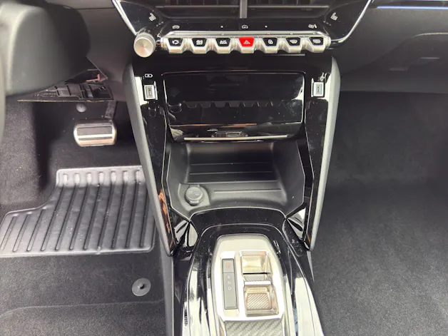 PEUGEOT 208 1.2 MHEV GT Exclusive