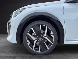 PEUGEOT 208 1.2 MHEV GT Exclusive