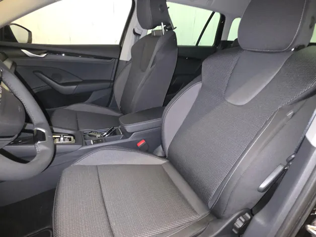 SKODA Octavia Combi 2.0 TDI DSG Selection