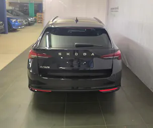 SKODA Octavia Combi 2.0 TDI DSG Selection