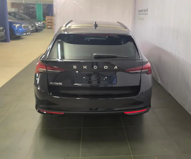 SKODA Octavia Combi 2.0 TDI DSG Selection