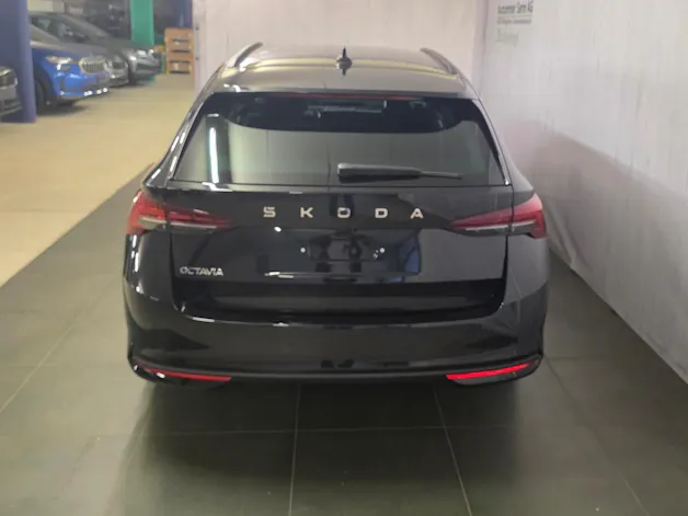 SKODA Octavia Combi 2.0 TDI DSG Selection